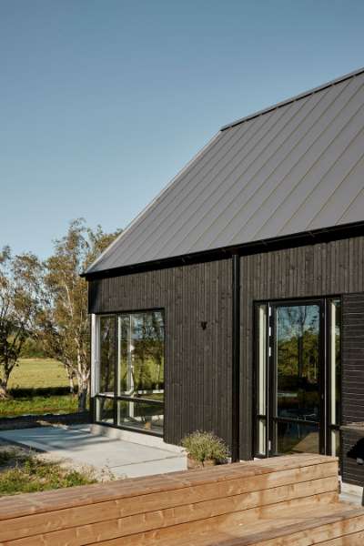 Flag raised for new home with a very popular steel roof, Brådalvej 25, 9210 Aalborg SØ